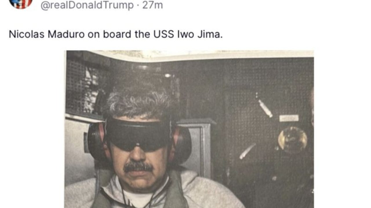 Presiden AS Donald Trump menggegerkan publik dengan merilis foto Penangkapan Maduro di kapal perang USS Iwo Jima, menyusul klaim operasi militer skala besar di Venezuela.