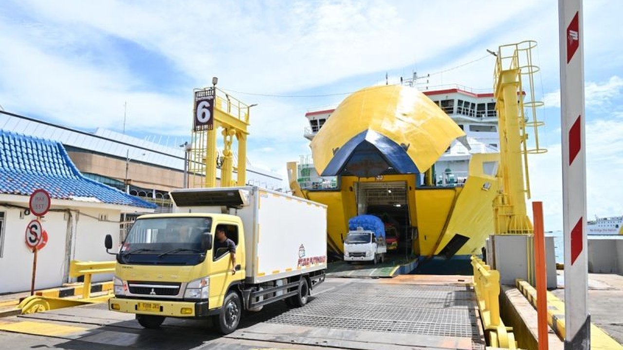 PT ASDP Indonesia Ferry (Persero) melaporkan arus balik Nataru 2025/2026 terkendali dengan baik, memastikan kelancaran logistik nasional meski ada peningkatan pergerakan kendaraan.