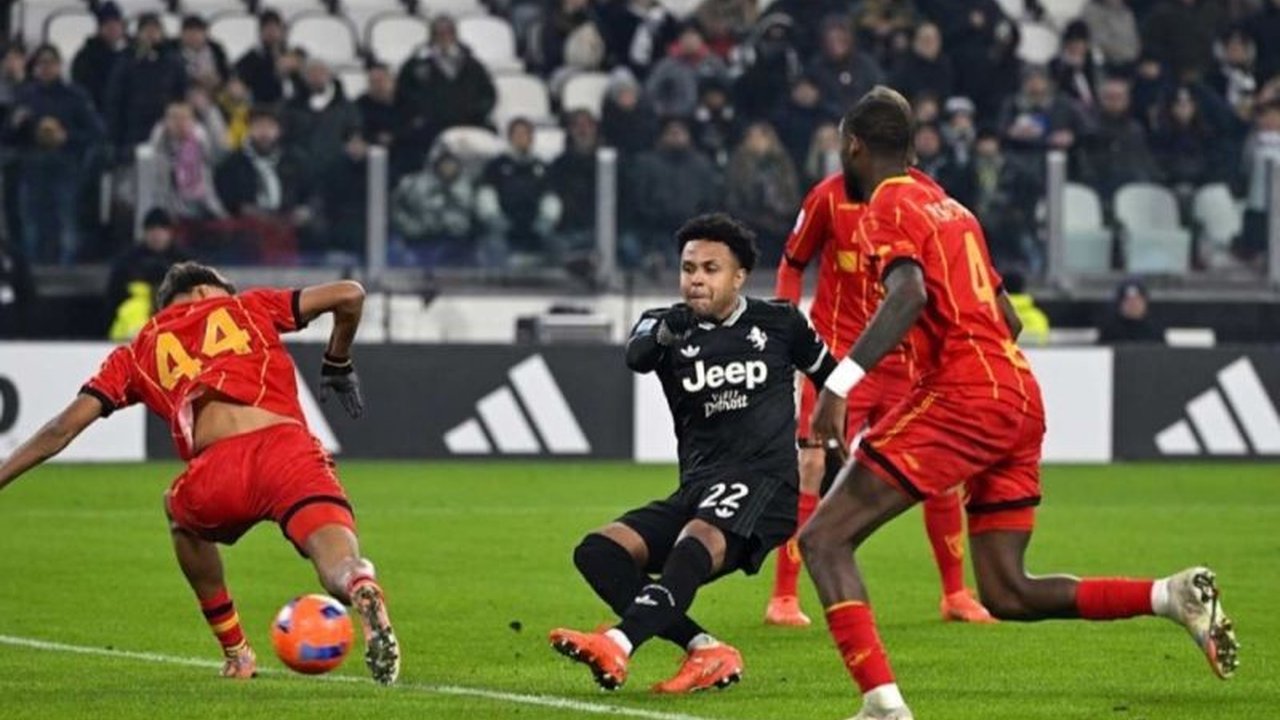Juventus ditahan imbang Lecce 1-1 pada pekan ke-18 Liga Italia 2025/26, membuat Bianconeri gagal meraih poin penuh di kandang dan tertahan di posisi keempat klasemen sementara.
