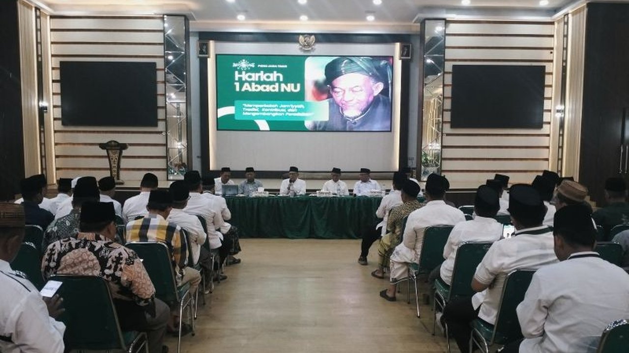 Pengurus Wilayah Nahdlatul Ulama Jawa Timur (PWNU Jatim) menggelar serangkaian acara spektakuler untuk memperingati Satu Abad NU, mulai dari Mujahadah Kubro, NUConomic, hingga penguatan generasi muda.