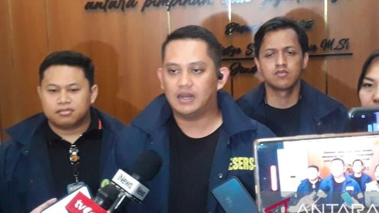 Penyelidikan Kematian Warakas terus bergulir, polisi telah memeriksa 10 orang terkait tewasnya tiga individu di sebuah kontrakan di Tanjung Priok, Jakarta Utara.
