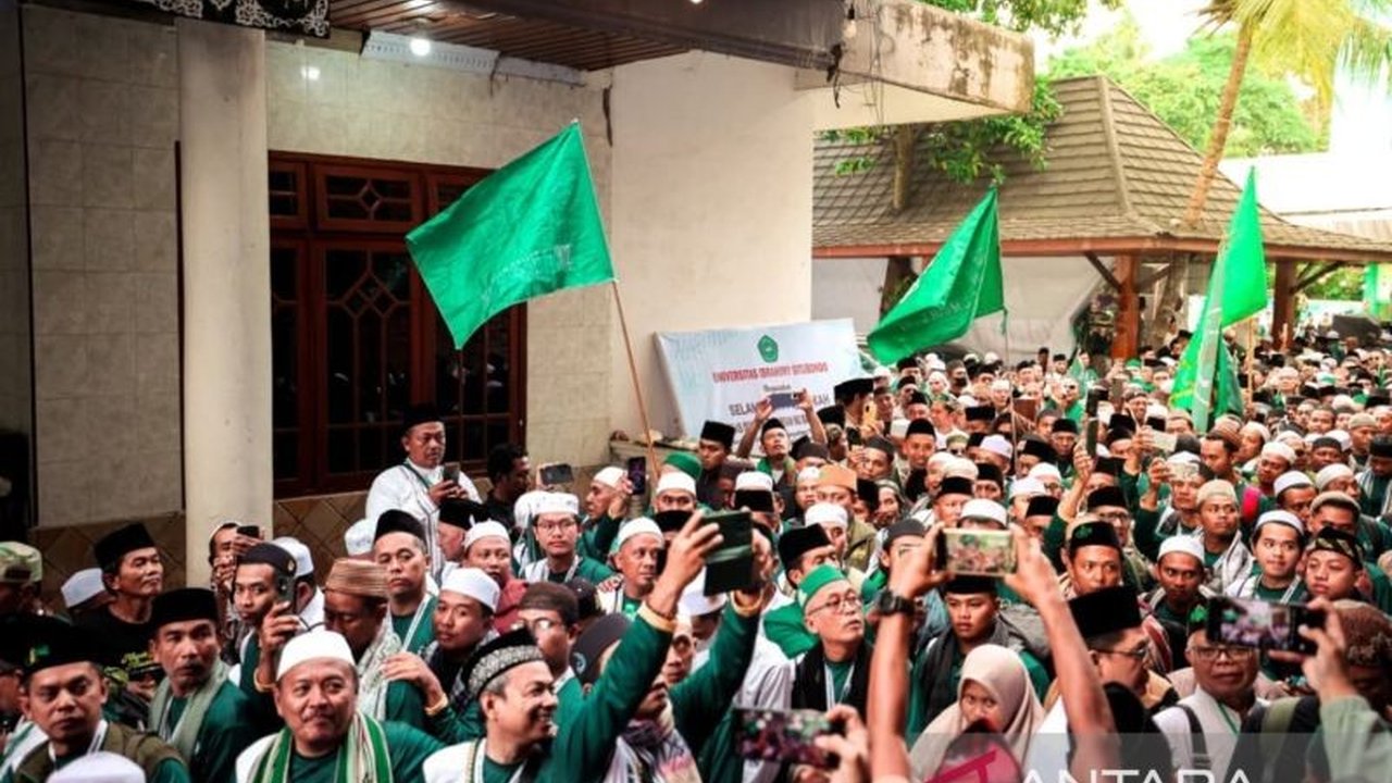 Ketua Umum PBNU Gus Yahya mengawal ketat kegiatan Napak Tilas Restu Pendirian NU, mengingatkan pentingnya landasan spiritual dan amanah rohani para ulama pendiri.