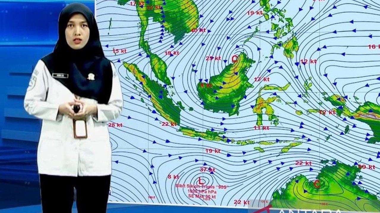 Badan Meteorologi, Klimatologi, dan Geofisika (BMKG) memprakirakan **Prakiraan Cuaca Jakarta** hari Senin (5/1) akan didominasi hujan ringan di sebagian besar wilayah sejak pagi hingga sore. Simak detailnya!