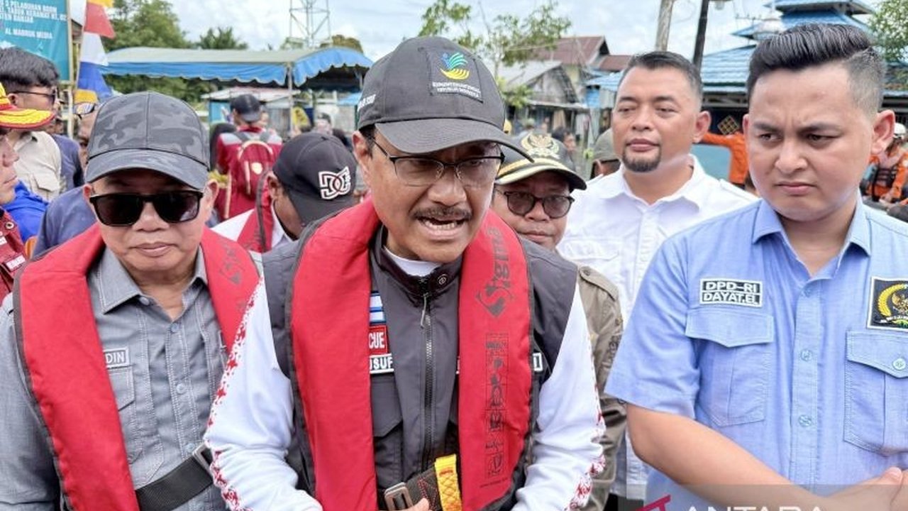 Menteri Sosial Saifullah Yusuf menegaskan pemerintah berkomitmen menyalurkan bantuan korban banjir secara adil dan merata di seluruh daerah terdampak, termasuk penggantian rumah rusak.