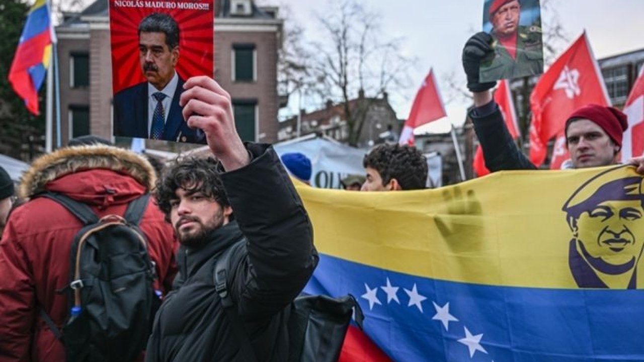 Ratusan demonstran di Madrid menyuarakan Protes Operasi Militer AS Venezuela, mengecam intervensi dan mendesak pemerintah Spanyol untuk meninjau kembali hubungan dengan Washington.