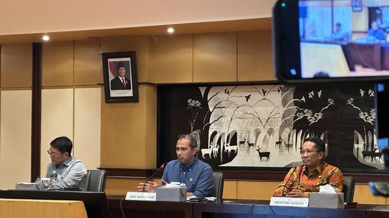 Wakil Menteri Hukum menegaskan Pasal 218 KUHP tentang penghinaan Presiden tidak mengekang kebebasan berekspresi, melainkan hanya menargetkan perbuatan menista atau memfitnah.