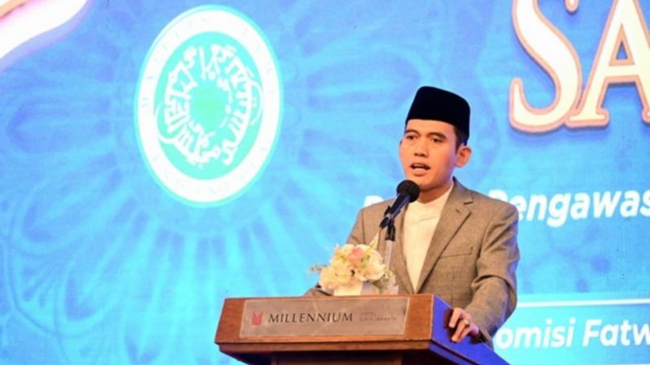 Majelis Ulama Indonesia (MUI) memberikan catatan kritis terkait pasal KUHP baru mengenai nikah siri dan poligami, menegaskan pemidanaan tidak tepat karena hakikatnya adalah urusan keperdataan.