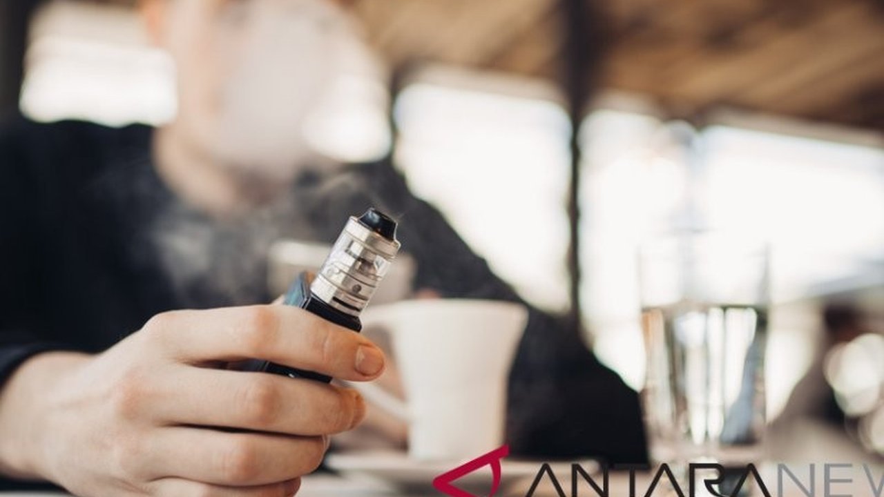 Sindikat narkotika kini mengemas narkoba dalam bentuk liquid vape dengan merek Love Ind untuk mengincar kalangan muda, BNN berhasil mengungkap modus peredaran Narkoba Vape ini.