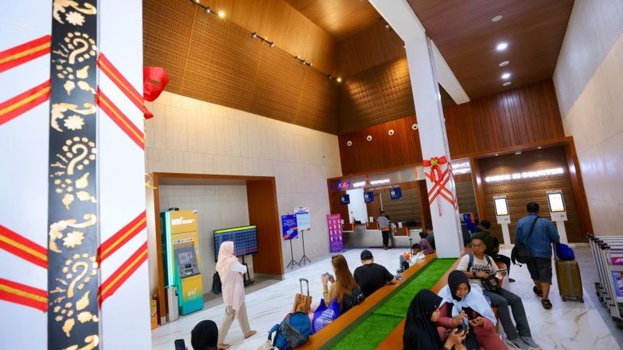 PT KAI Daop 9 Jember mengungkap Mobilitas Kereta Api Banyuwangi Nataru menjadi yang tertinggi, dengan 207 ribu penumpang memilih wilayah ini sebagai tujuan utama selama libur Natal dan Tahun Baru 2026.