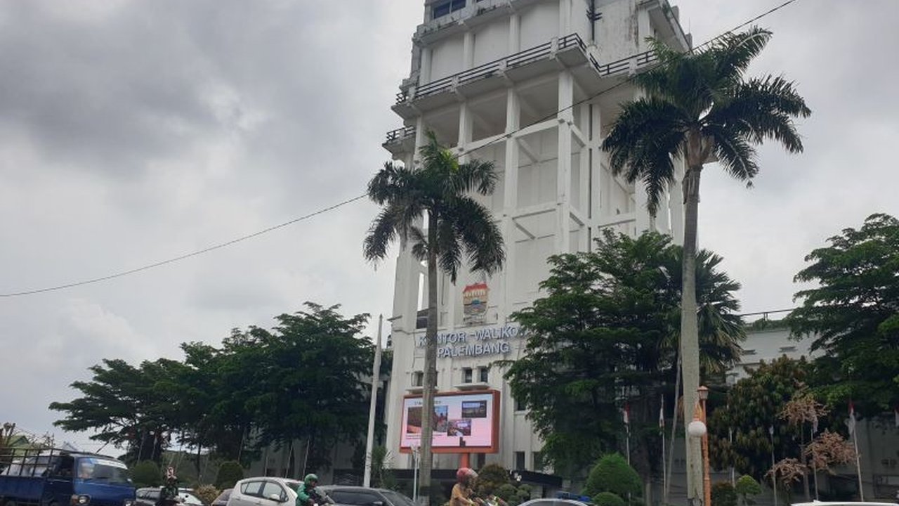 Pemerintah Kota Palembang berhasil memfasilitasi pembentukan 107 Koperasi Merah Putih berbadan hukum di seluruh kelurahan, diharapkan mampu meningkatkan pertumbuhan ekonomi dan kesejahteraan warga.