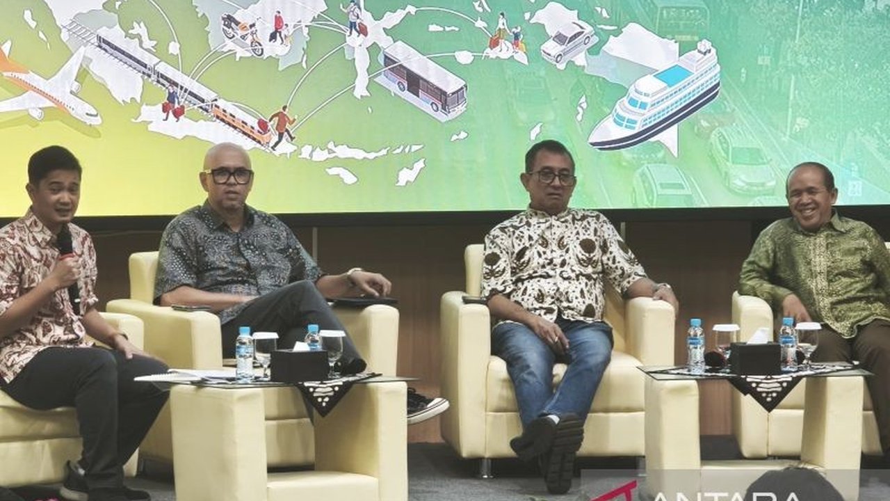 Hasil survei Pusat Studi Transportasi dan Logistik (Pustral) UGM menunjukkan tingkat kepuasan transportasi Nataru 2025/2026 mencapai 90,9 persen, menandakan keberhasilan koordinasi lintas sektor dalam melayani jutaan pemudik.