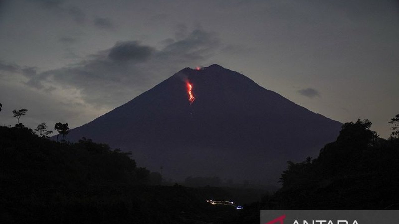 Kemenpar terus berupaya memperkuat Mitigasi Wisata Gunung Api di Indonesia, memastikan keamanan wisatawan mancanegara di tengah potensi erupsi dan peringatan perjalanan internasional.