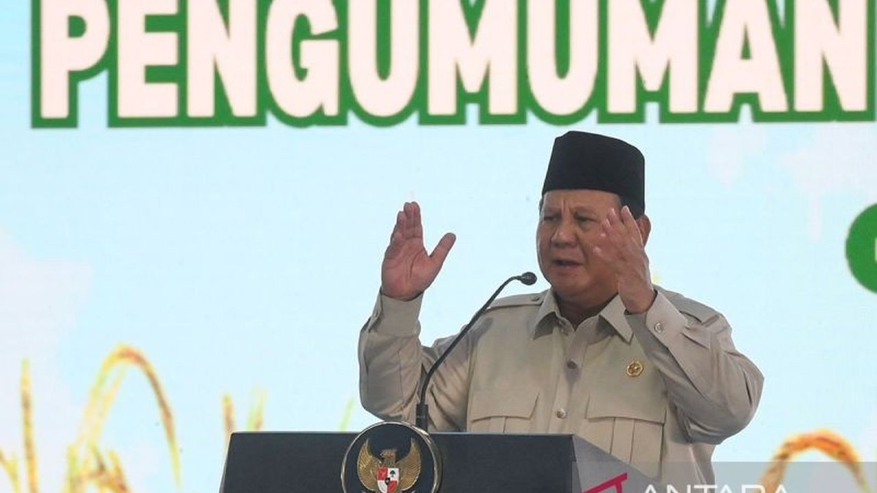 Presiden Prabowo Subianto mengumumkan Kejaksaan Agung akan melanjutkan Penyitaan Lahan Sawit ilegal seluas 4-5 juta hektare pada 2026, setelah 4 juta hektare berhasil disita dan ratusan triliun rupiah diselamatkan.
