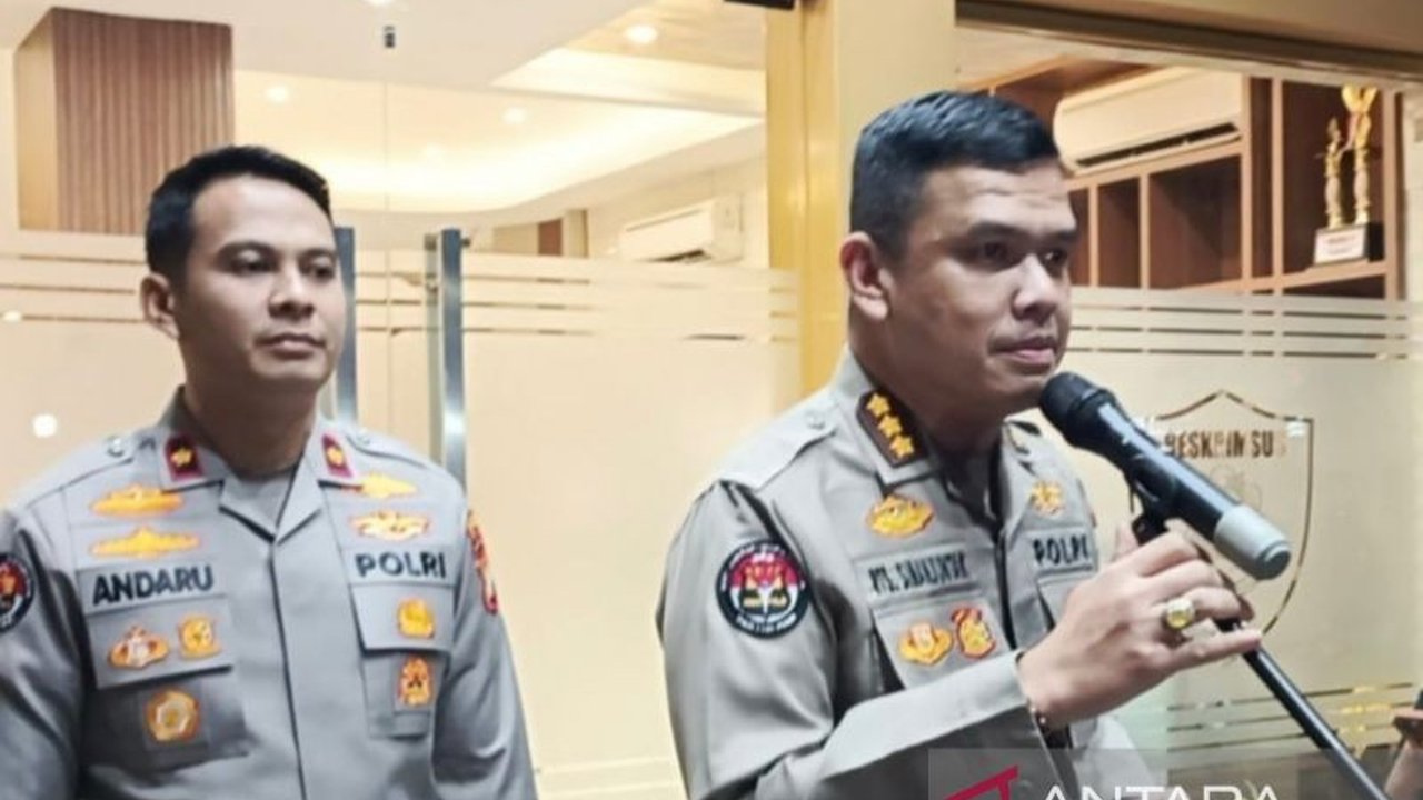 Polda Metro Jaya menghentikan sementara proses pemeriksaan Richard Lee terkait dugaan pelanggaran perlindungan konsumen, setelah tersangka mengeluh kondisi kesehatannya menurun.