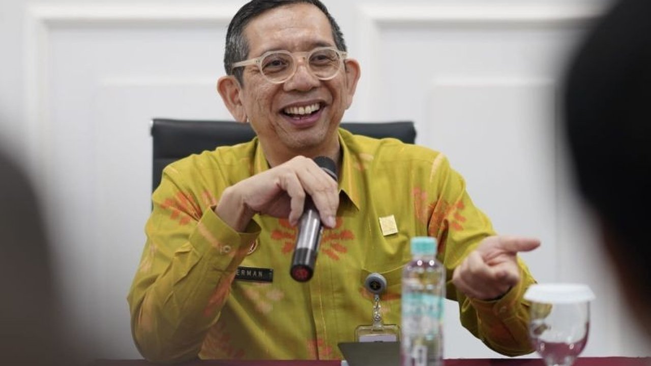Kementerian Hukum (Kemenkum) melalui DJKI menegaskan bahwa proses distribusi royalti musik harus sesuai peraturan perundang-undangan, menyusul dugaan penahanan dana oleh LMKN dan laporan ke KPK.