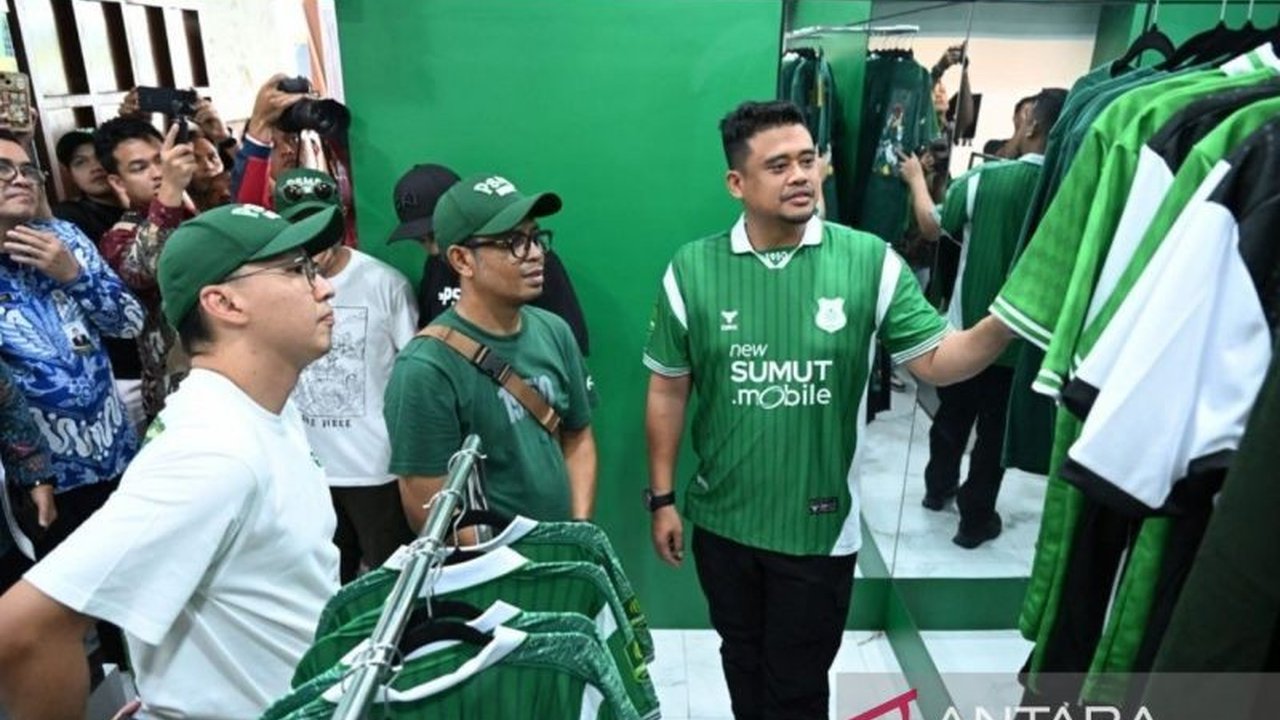 Gubernur Sumatera Utara Bobby Afif Nasution mengajak para penggemar untuk membeli merchandise resmi PSMS Medan. Langkah ini diharapkan dapat meningkatkan pemasukan klub dan mendukung peningkatan fasilitas bagi tim berjuluk Ayam Kinantan.
