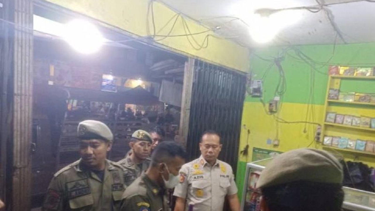 Satpol PP Kota Tangerang berkomitmen penuh dalam penindakan miras, menyita ratusan botol minuman keras demi menjaga tatanan sosial dan menyelamatkan generasi muda dari dampak negatifnya.