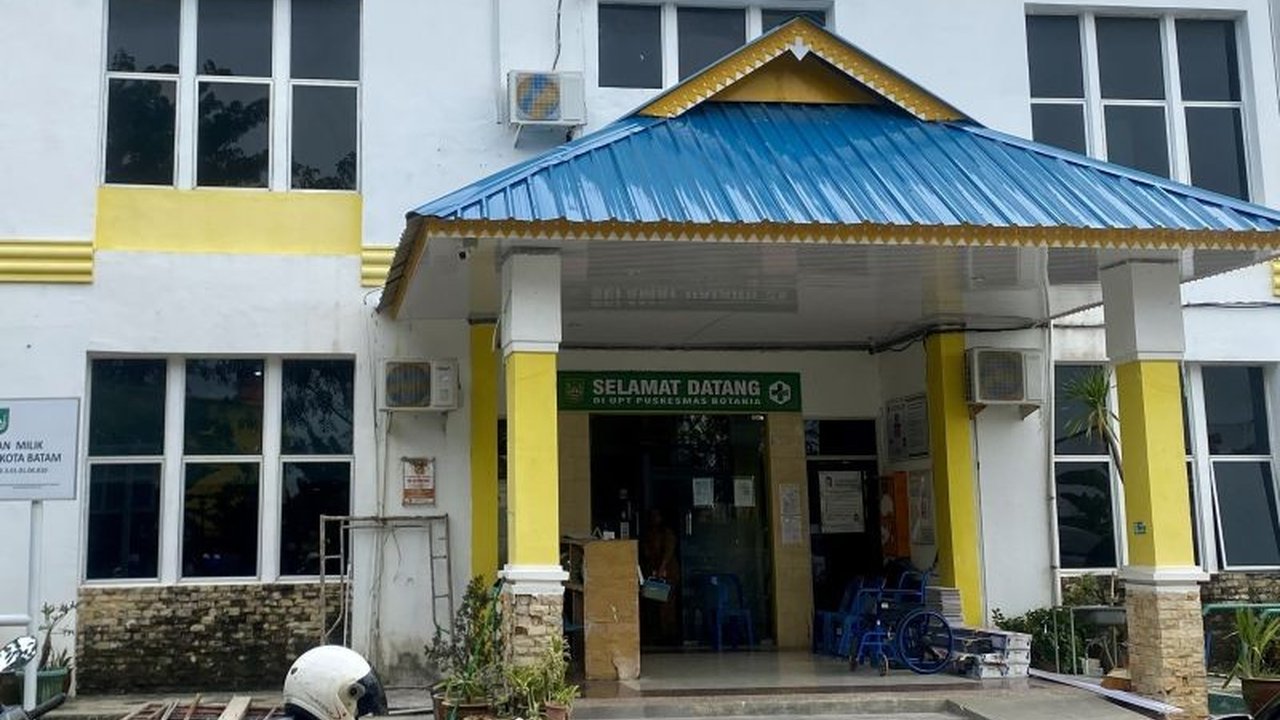 Dinas Kesehatan Kota Batam mencatat penurunan kasus demam berdarah dengue (DBD) yang signifikan sepanjang tahun 2025, seiring dengan peningkatan kewaspadaan masyarakat dan upaya pengendalian penyakit yang lebih gencar. Angka kematian akibat DBD Batam juga