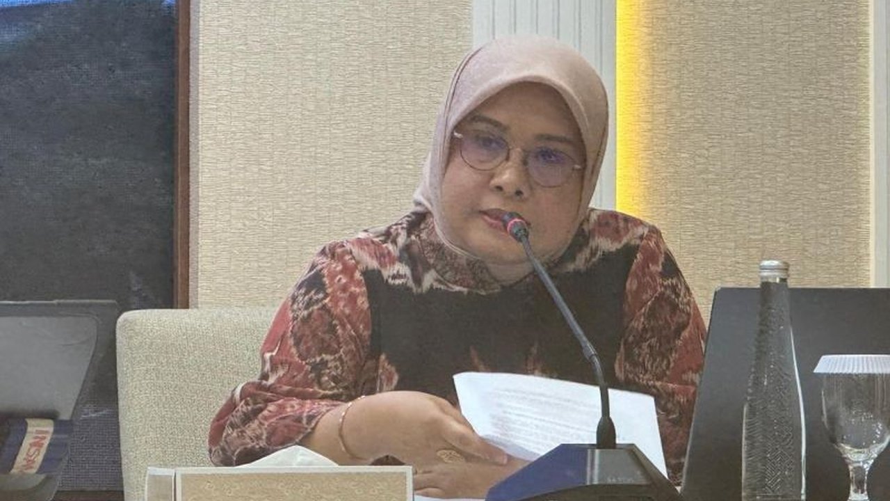 Kementerian Luar Negeri berhasil mengevakuasi tiga Warga Negara Indonesia (WNI) yang sempat terjebak di Pulau Sokotra, Yaman, membawa mereka pulang ke tanah air setelah menghadapi kendala akses.