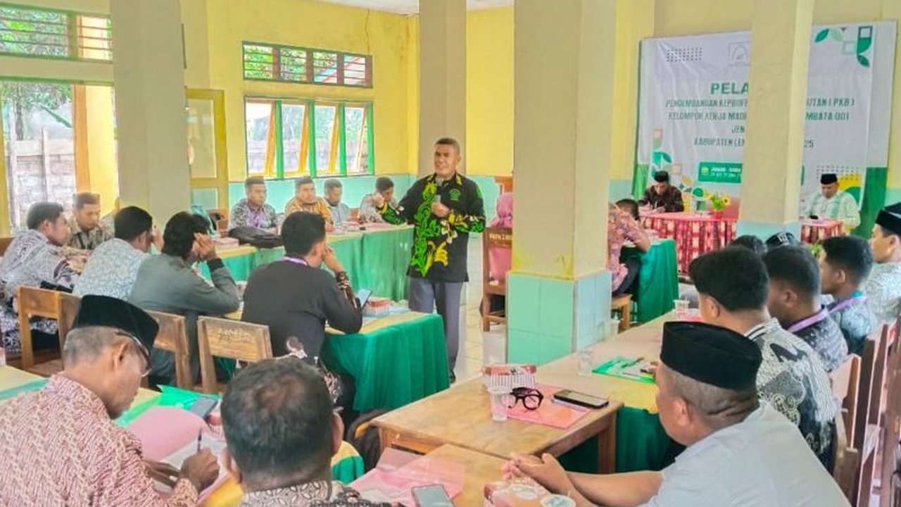 Kementerian Agama (Kemenag) terus berkomitmen pada peningkatan kualitas keprofesian guru madrasah di Kabupaten Lembata, NTT, melalui Pelatihan Pengembangan Keprofesian Berkelanjutan (PKB) demi mutu pendidikan.