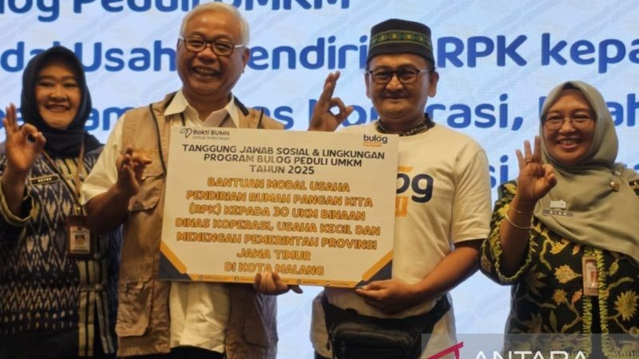 Perum Bulog menyalurkan Program TJSL Bulog Malang berupa modal awal pendirian Rumah Pangan Kita (RPK) kepada 30 pelaku UMK di Malang, Jawa Timur, untuk memperkuat jaringan distribusi pangan dan mendorong pertumbuhan usaha.