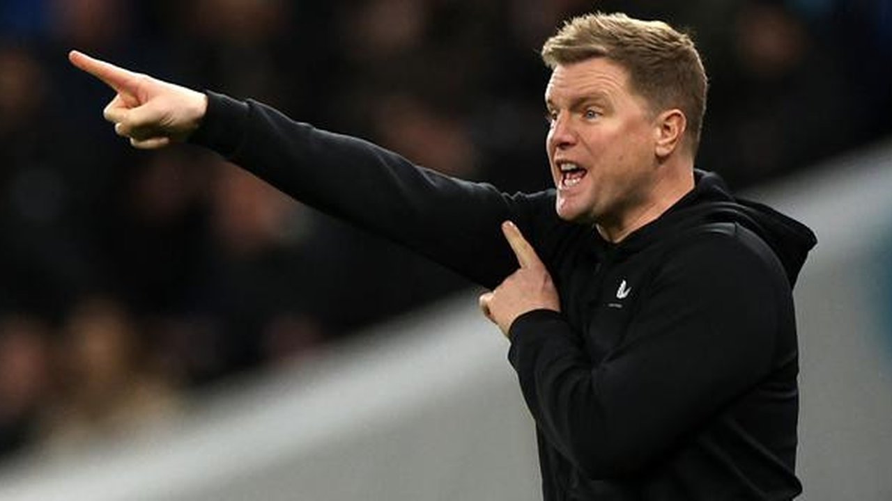 Calon pelatih Timnas Inggris berikutnya adalah Eddie Howe. Howe sendiri bisa dikatakan salah satu pelatih muda yang naik daun di Inggris. Namun sang pelatih dilaporkan masih berkomitmen untuk