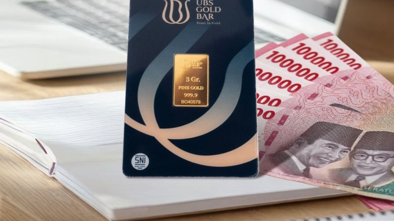 Simak update terbaru harga emas Pegadaian hari ini, Jumat 9 Januari 2026. Emas UBS dan Galeri24 kompak mengalami penurunan signifikan sebesar Rp11.000 per gram, memicu pertanyaan tentang peluang investasi.