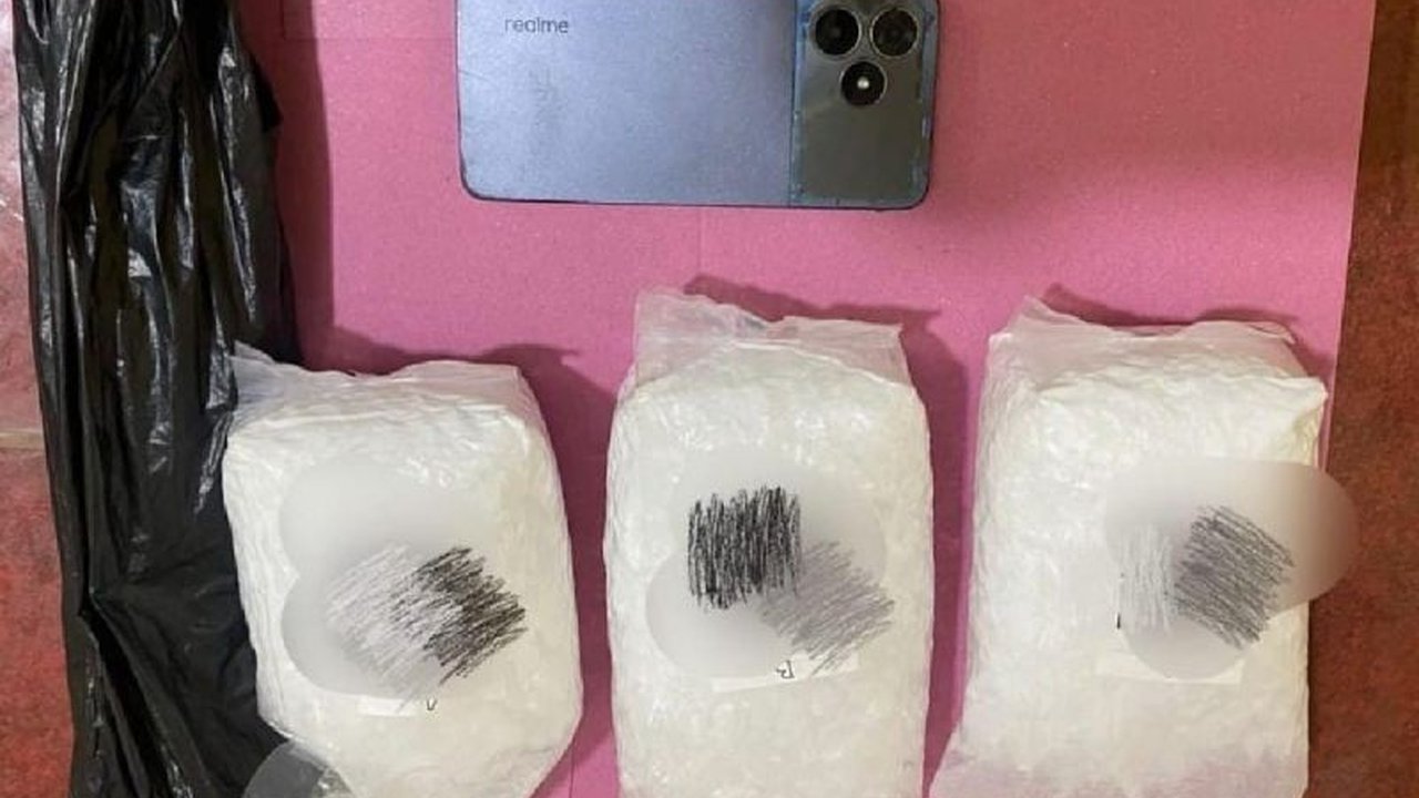 Kepolisian Tanjungbalai berhasil menyita hampir 3 kilogram kokain dan menangkap dua tersangka dalam operasi besar di Sumatera Utara. Penyitaan Kokain Sumut ini mengungkap jaringan narkoba yang meresahkan.