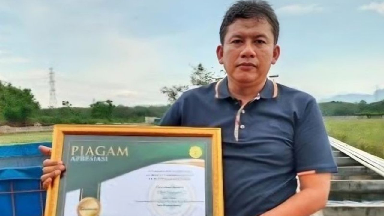 Heri Sunarto, insinyur mesin ITB, dianugerahi Bintang Jasa Pratama oleh Presiden Prabowo atas terobosannya dalam sistem pertanian terpadu nir-limbah. Simak bagaimana inovasi pertanian zero waste ini menjawab tantangan krisis pangan.