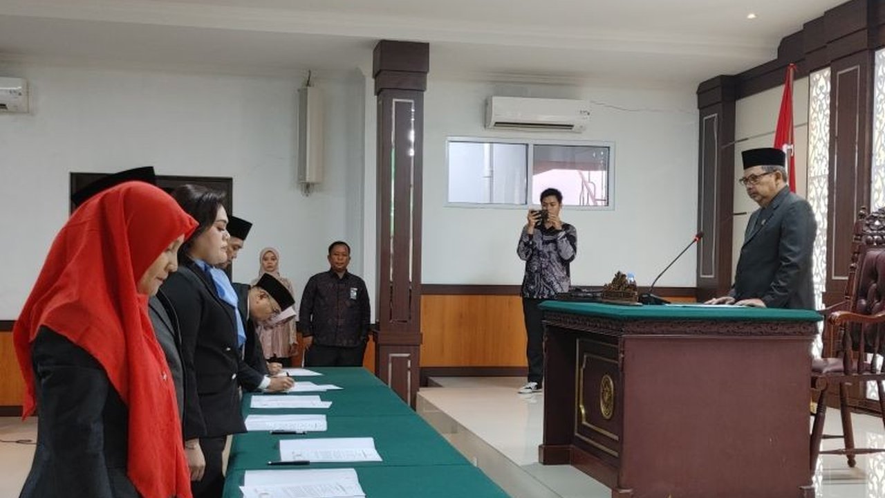 Ketua Pengadilan Negeri se-Sumatera Barat resmi mendeklarasikan janji antikorupsi, suap, dan gratifikasi, memperkuat komitmen peradilan bersih di Sumbar.