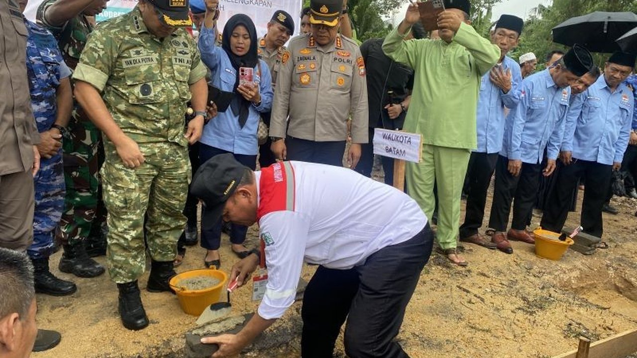 Dinas Koperasi dan Usaha Mikro (Diskum) Kota Batam mengumumkan enam Koperasi Kelurahan Merah Putih (KKMP) telah beroperasi, sementara 11 KKMP Batam lainnya sedang dibangun. Simak detail progresnya.