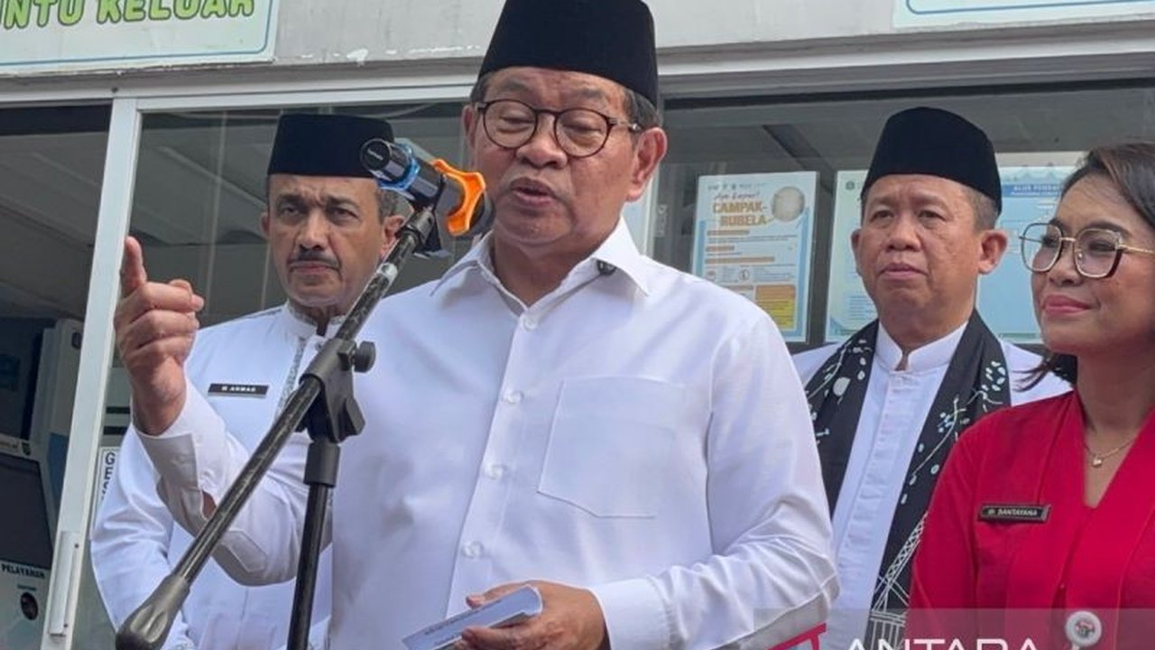 Waspada 'super flu', Gubernur DKI Jakarta Pramono Anung Wibowo mempersilakan masyarakat untuk melakukan Vaksin Influenza sebagai langkah pencegahan dini. Simak selengkapnya mengenai imbauan ini dan ketersediaan Vaksin Influenza.