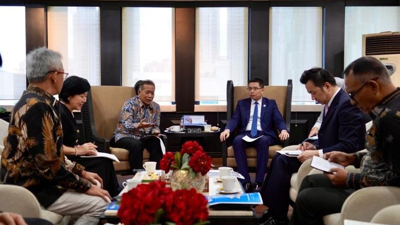 Menteri Koperasi Ferry Juliantono mengajak Dewan China untuk Promosi Perdagangan Internasional (CCPIT) berkolaborasi dalam suplai alat pertanian modern, memperkuat Kolaborasi Menkop China Alat Pertanian dan ekosistem Kopdes Merah Putih.