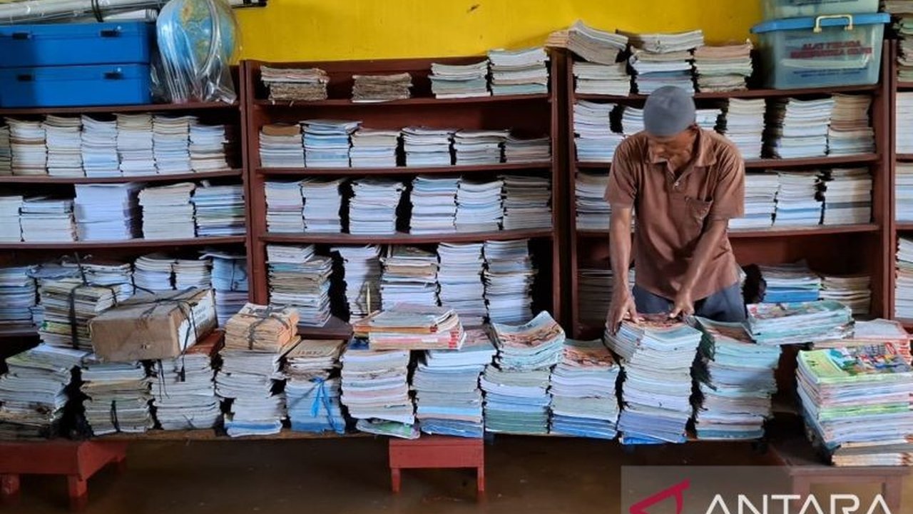 Dinas Pendidikan dan Kebudayaan (Dindikbud) Kota Serang sedang mengkaji rencana merger SDN Pamarican 1 dan 2 sebagai solusi jangka menengah mengatasi kendala KBM akibat banjir yang kerap melanda wilayah tersebut, membuat proses belajar mengajar lebih efek