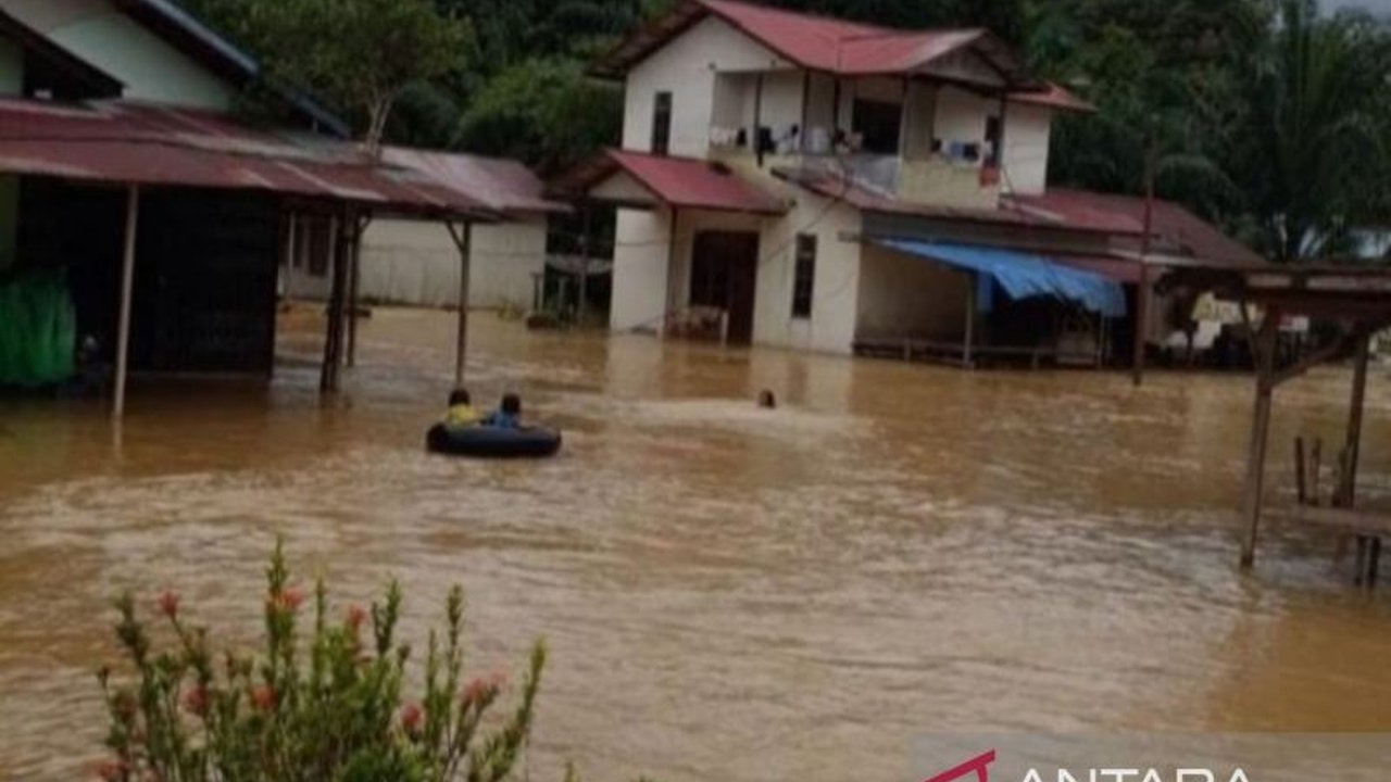 BNPB mendesak pemerintah daerah dan masyarakat Kabupaten Melawi, Kalimantan Barat, untuk meningkatkan Kesiapsiagaan Bencana Melawi menyusul banjir dan longsor akibat hujan lebat.