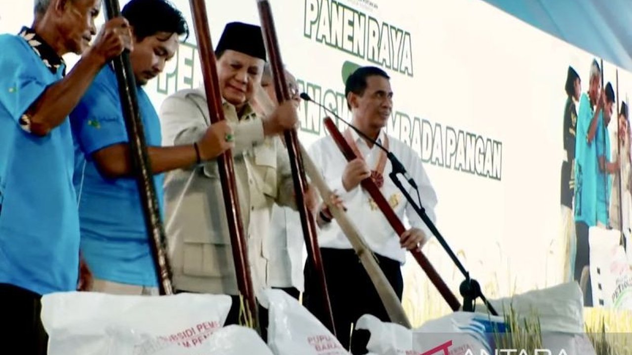 Proklamasi swasembada beras 2025 menandai keberhasilan Indonesia keluar dari ketergantungan impor, dengan produksi melimpah dan cadangan beras pemerintah yang kokoh. Capaian ini menjadi tonggak penting ketahanan pangan nasional.