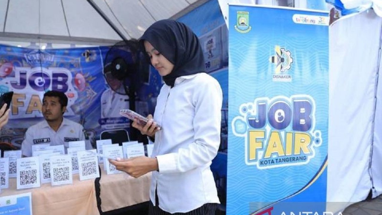 Pemerintah Kota Tangerang membuka 20 ribu Lowongan Kerja Tangerang pada tahun 2026 melalui berbagai program prioritas untuk menekan angka pengangguran terbuka. Simak detail programnya!
