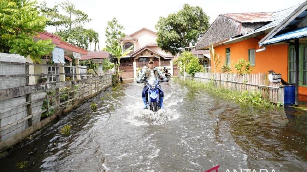 Wali Kota Banjarmasin, H Muhammad Yamin, menyatakan normalisasi Sungai Banjarmasin menjadi solusi berkelanjutan untuk menanggulangi banjir yang terus melanda, mengungkap temuan penyempitan alur sungai.