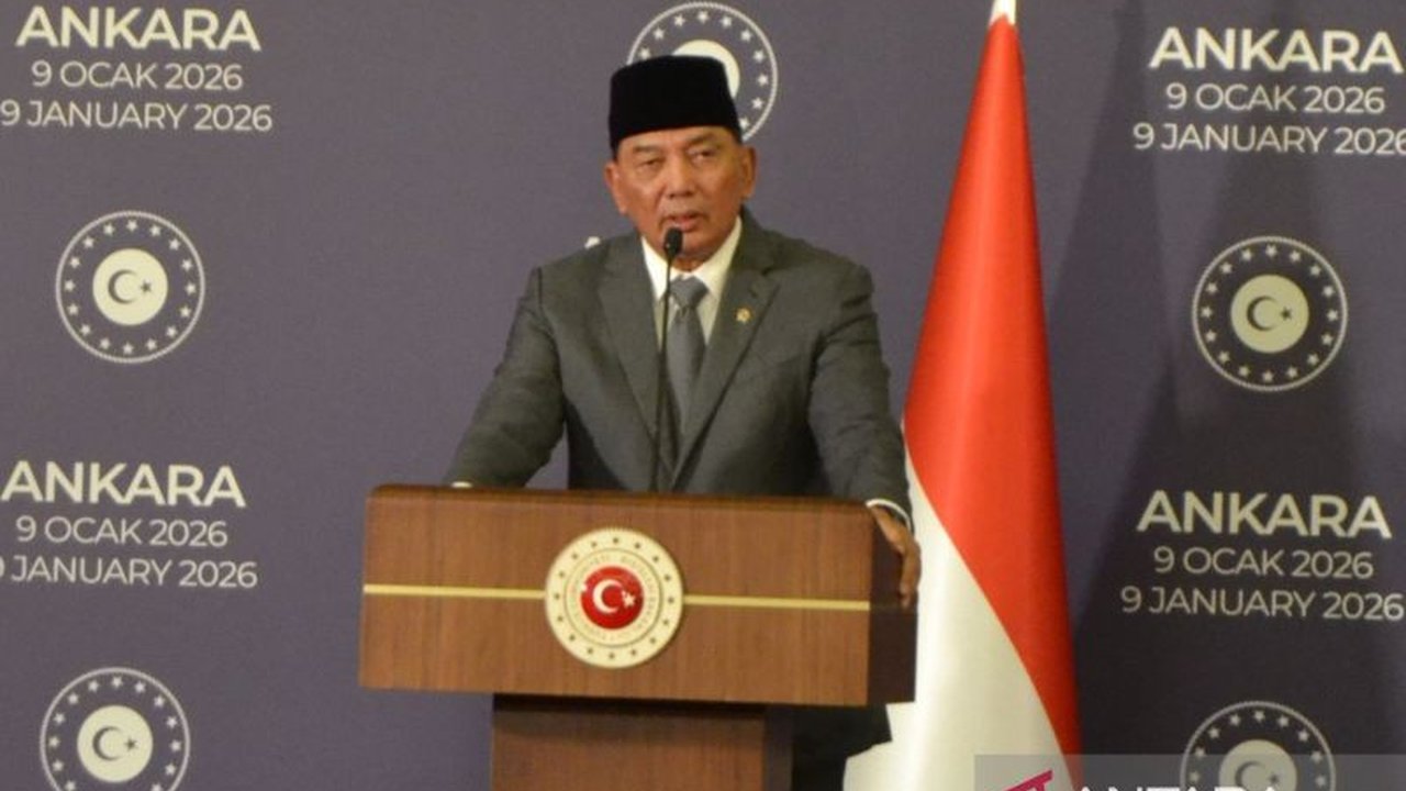 Indonesia dan Turki sepakat meningkatkan kerja sama pertahanan di berbagai bidang, termasuk pengembangan sumber daya manusia dan teknologi militer, demi stabilitas kawasan dan global.