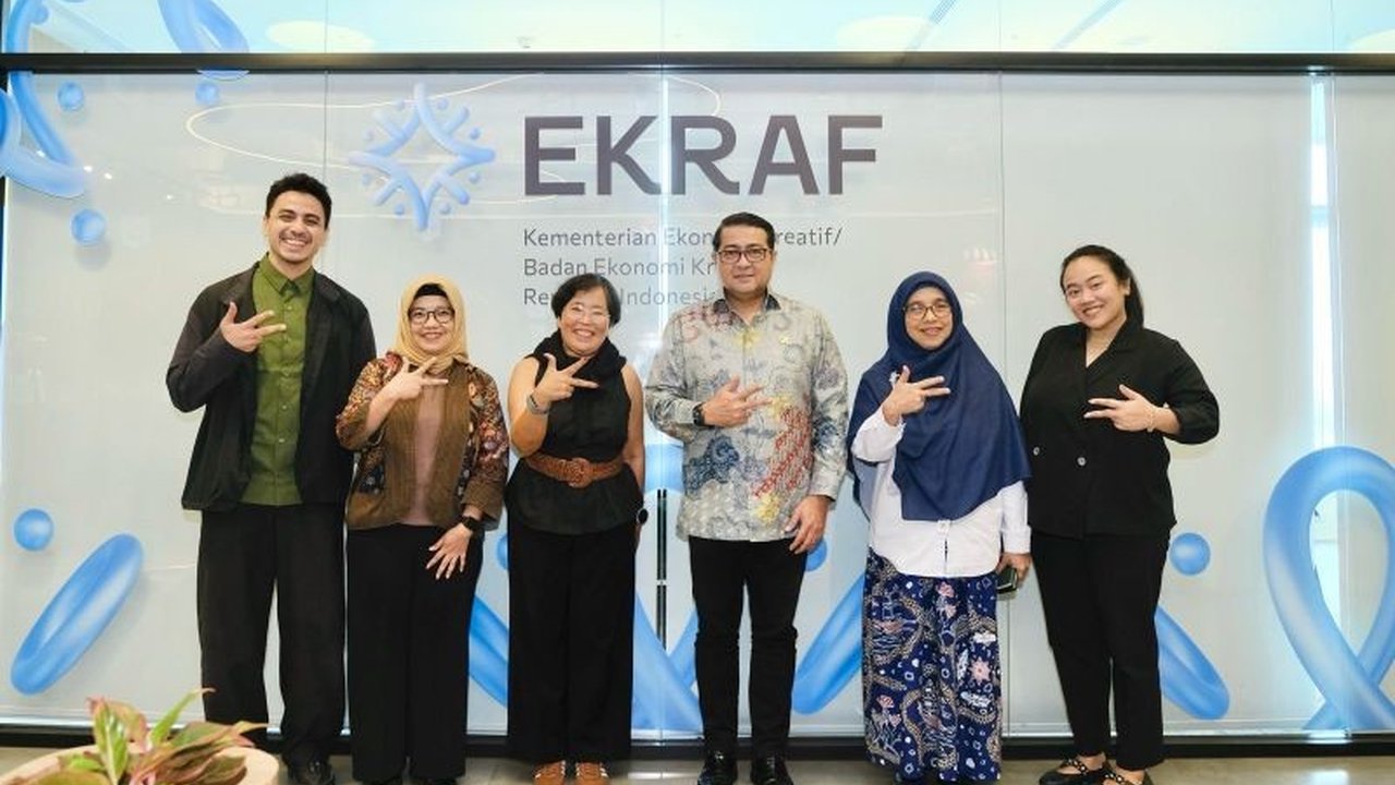 Kemenekraf Dukung JFW 2027 sebagai platform utama untuk memajukan industri mode nasional, mendorong inovasi, dan memperluas jangkauan desainer lokal ke pasar global.