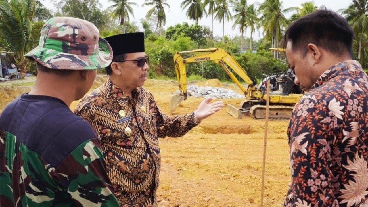Pemerintah Pusat memulai pembangunan Kopdes Merah Putih Natuna, sebuah inisiatif strategis untuk meningkatkan kesejahteraan masyarakat di wilayah perbatasan, khususnya nelayan dan petani.