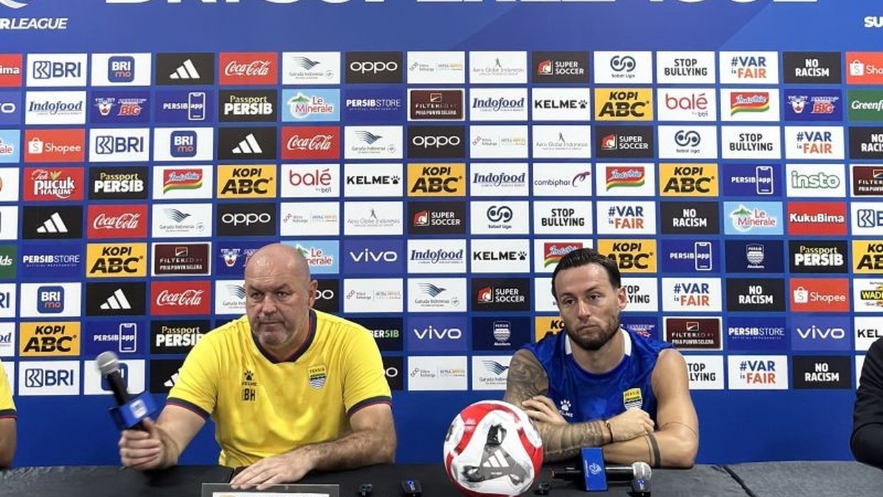 Pelatih Persib Bojan Hodak menekankan pentingnya ketenangan emosi jelang duel sengit Persib vs Persija di GBLA, Minggu (11/1), demi menjaga peluang juara paruh musim Super League 2025/26.