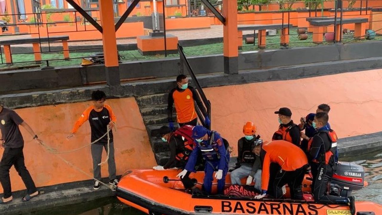 Tim SAR Gabungan berhasil menemukan jasad pemancing yang tenggelam di Perairan Bungkutoko Kendari. Penemuan jasad pemancing tenggelam ini mengakhiri operasi pencarian yang berlangsung sejak Kamis lalu, membuat keluarga korban bisa bernapas lega.