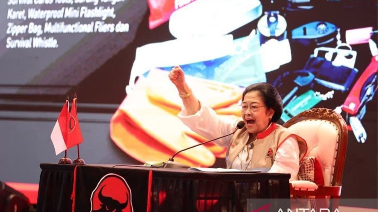 Ketua Umum PDI Perjuangan Megawati Soekarnoputri menghadiri Rapat Kerja Nasional (Rakernas) PDIP Ancol, memicu sorotan publik terhadap konsolidasi internal partai.