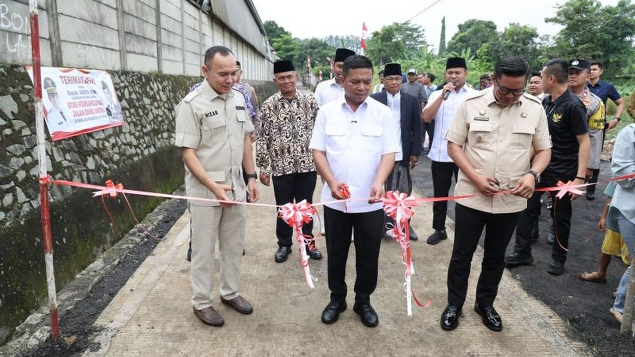 Gubernur Banten Andra Soni meresmikan ruas Jalan Kopi Tangerang, sebuah langkah strategis untuk memperkuat konektivitas kawasan industri Jatake dan meningkatkan mobilitas masyarakat melalui Program Bang Andra.