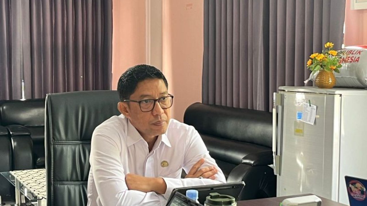 Badan Kesatuan Bangsa dan Politik (Kesbangpol) Sulawesi Barat aktif menggandeng partai politik untuk bersama-sama membangun pendidikan politik Sulbar yang lebih baik, demi stabilitas dan partisipasi demokrasi yang berkualitas.