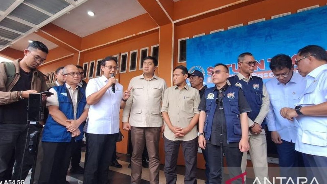 Menteri Kesehatan Budi Gunadi Sadikin mendesak adanya kebijakan khusus untuk harga tiket relawan kesehatan Aceh, mengingat tingginya biaya perjalanan yang membebani misi kemanusiaan penanganan pascabencana. Hal ini penting untuk memastikan kelancaran bant