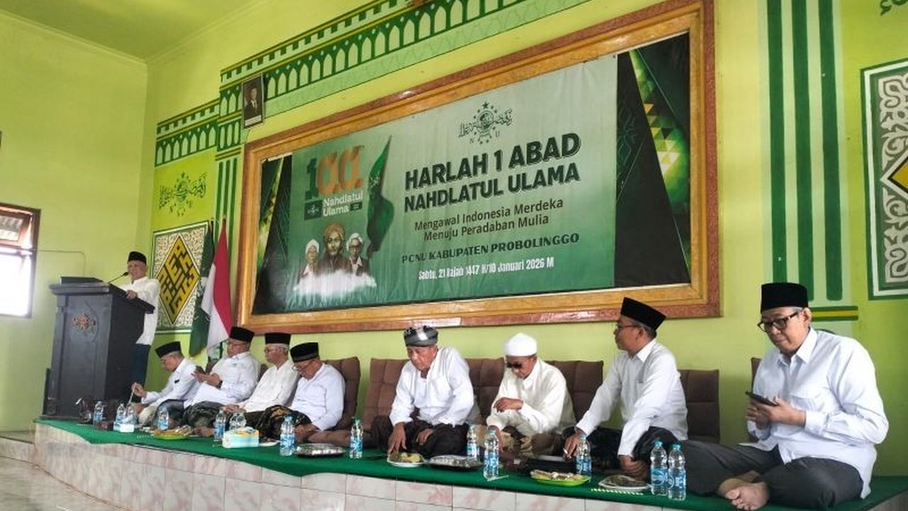 PWNU Jatim apresiasi PCNU Kabupaten Probolinggo yang tetap mengutamakan khidmat dan pengabdian. Meski SK PBNU belum turun, kegiatan Harlah Satu Abad NU bukti dedikasi mereka.