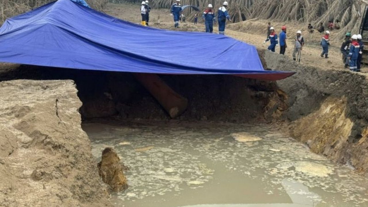 Ledakan pipa gas milik PT TGI di Indragiri Hulu, Riau, merusak lima unit rumah warga pada Jumat dini hari. Insiden ledakan pipa gas PT TGI Inhu ini diduga akibat kebocoran, namun tidak menimbulkan kebakaran.