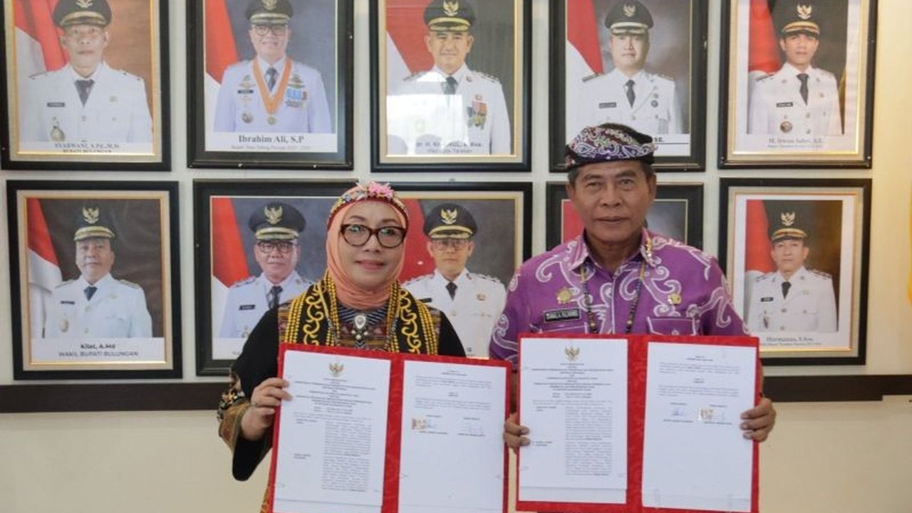 Menteri PPPA Arifah Fauzi mendesak pemerintah daerah untuk mewujudkan Program PPPA Berkelanjutan. Simak bagaimana inisiatif ini akan menjangkau perempuan dan anak di seluruh Indonesia.
